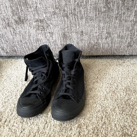 Converse Black Mens U.S. size 10 - Picture 1 of 5
